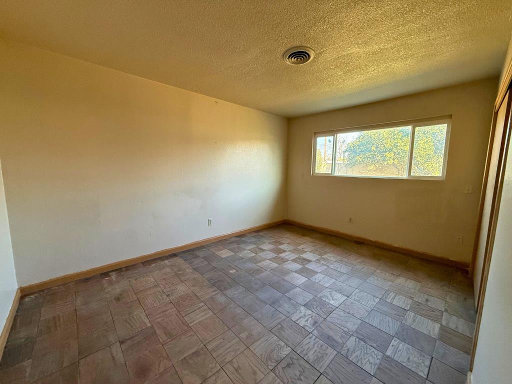 1123 Sutter Avenue Modesto, CA 95351 - Photo 8 of 19