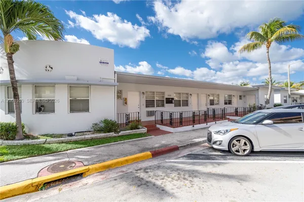 $1,500 | 400 81st Street, Unit 3, Miami Beach, FL 33141