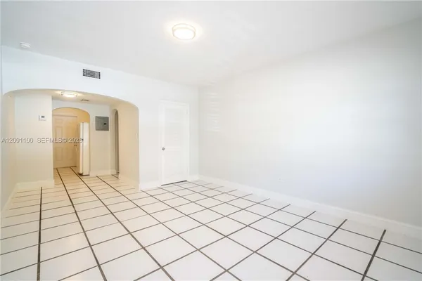 $1,500 | 400 81st Street, Unit 3, Miami Beach, FL 33141