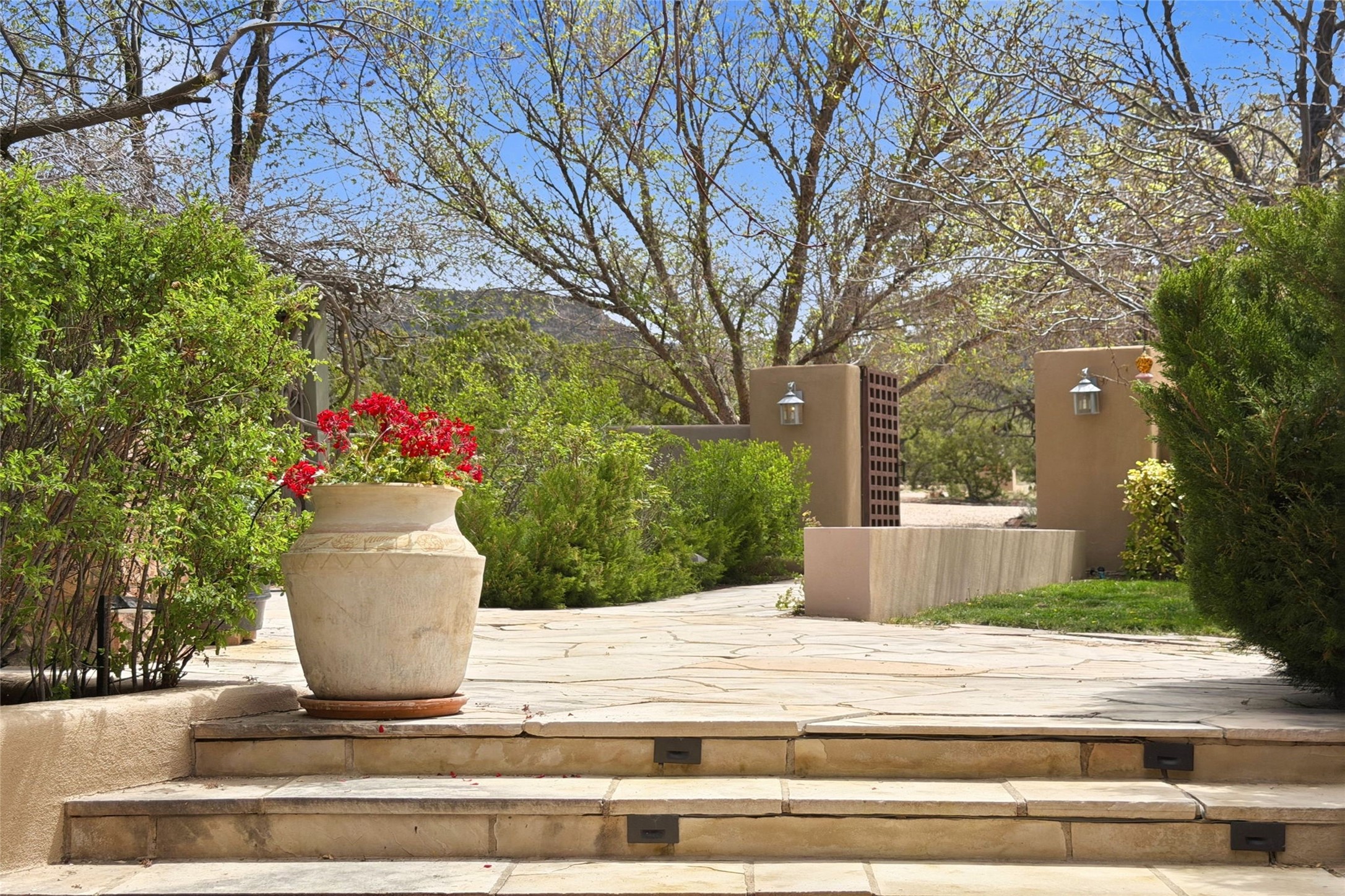 55 Paseo Del Rancho Santa Fe, NM 87506 - Photo 31 of 61 Courtyard