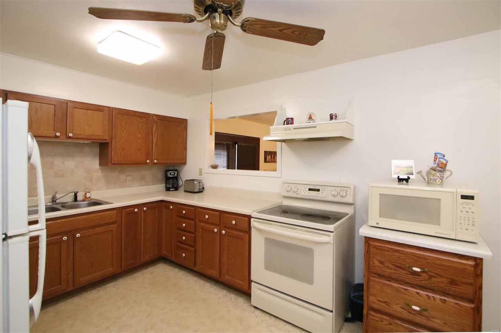 211 Cindy Street Brighton, IL 62012 - Photo 14 of 18 Gallery Image 14