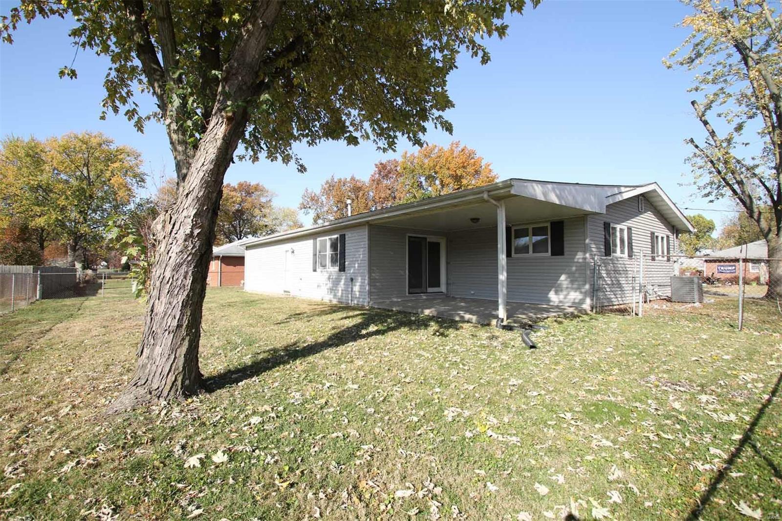 211 Cindy Street Brighton, IL 62012 - Photo 5 of 18 Gallery Image 5