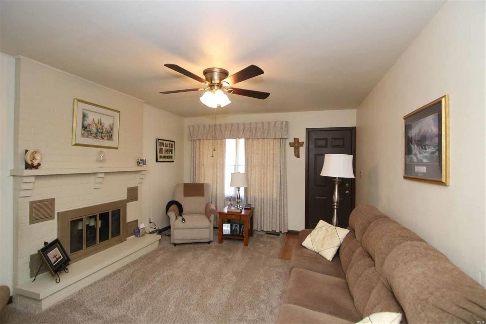 211 Cindy Street Brighton, IL 62012 - Photo 8 of 18 Gallery Image 8