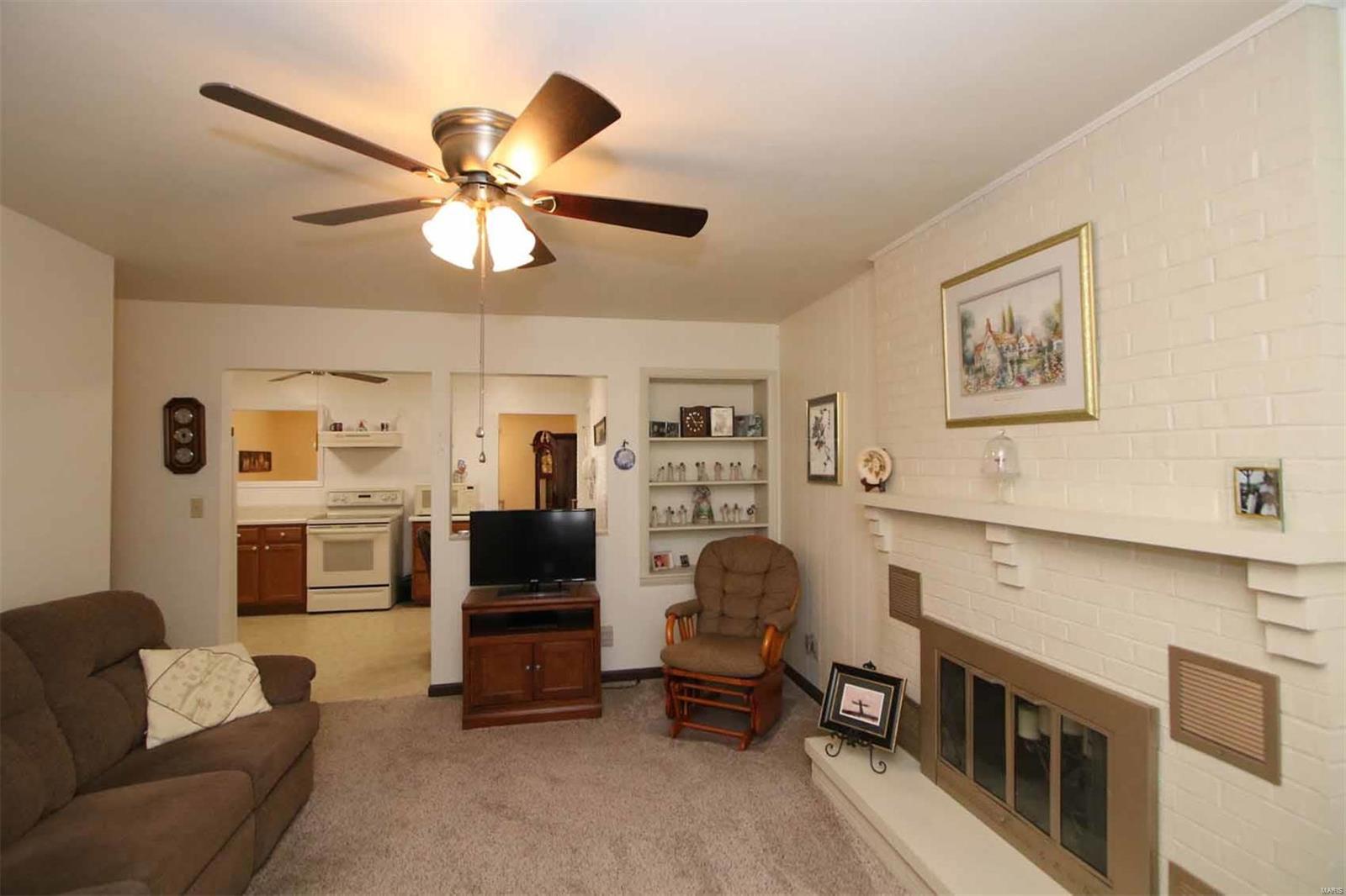 211 Cindy Street Brighton, IL 62012 - Photo 9 of 18 Gallery Image 9