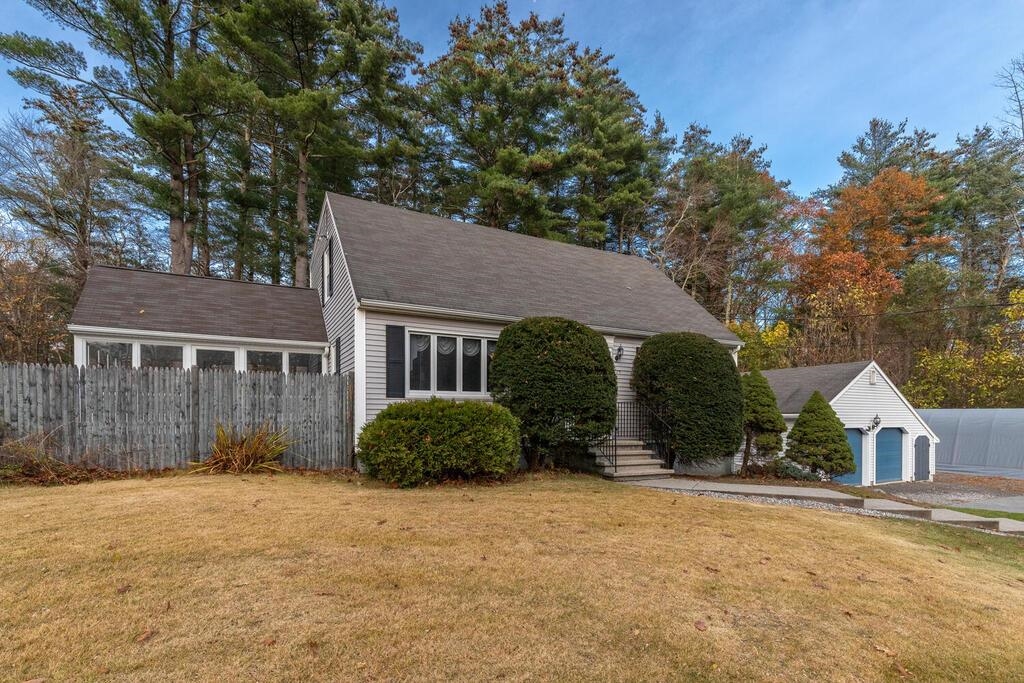 125 Dutton Road Pelham, NH 03076 - Photo 13 of 37