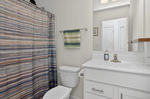 $605,000 | 2213 Venture Drive, Schaumburg, IL 60173
