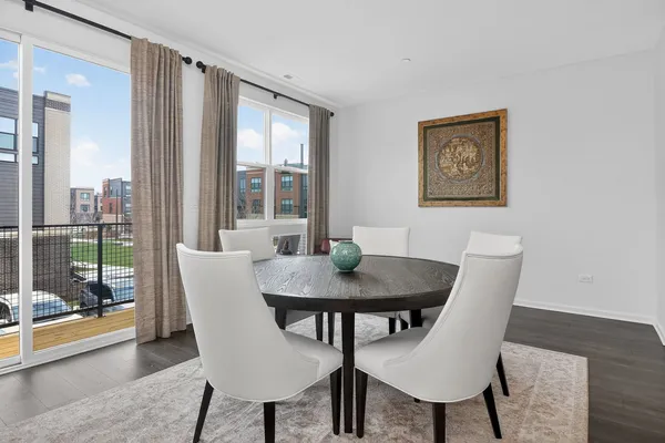 $605,000 | 2213 Venture Drive, Schaumburg, IL 60173
