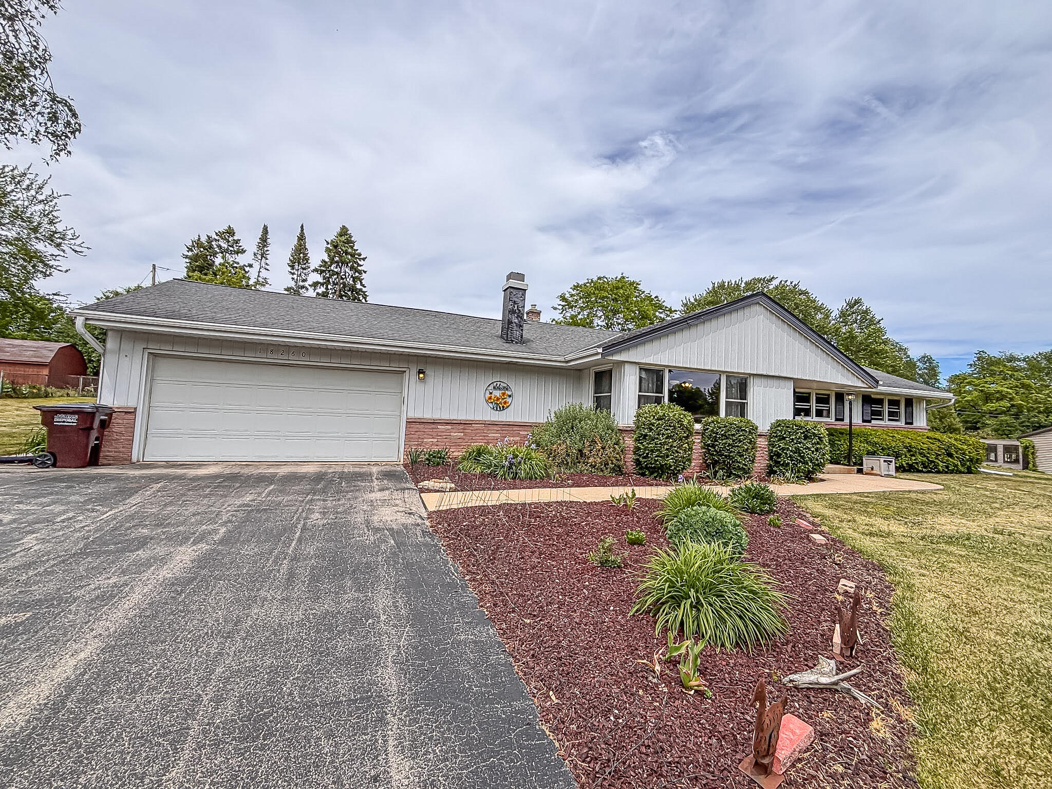 18260 West Willow Road New Berlin, WI 53146 - Photo 3 of 38 Exterior