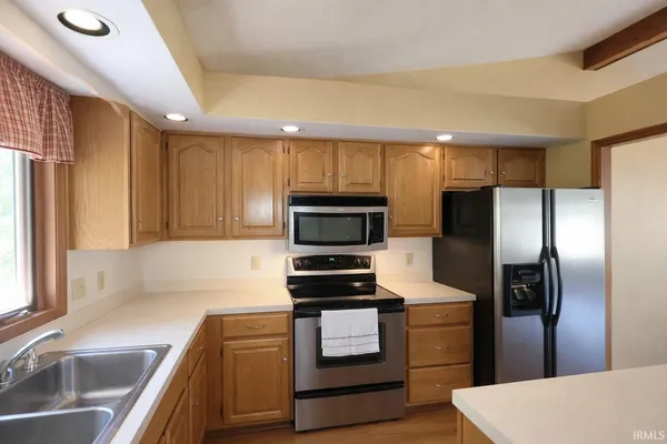 $276,500 | 1116 Cherry Hills Drive, Mount Vernon, IN 47620