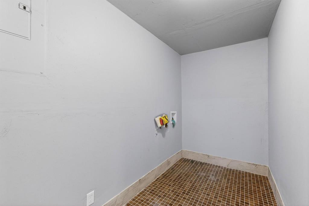 104 Maxwell Road Hackberry, TX 75036 - Photo 25 of 32 a view of an empty room