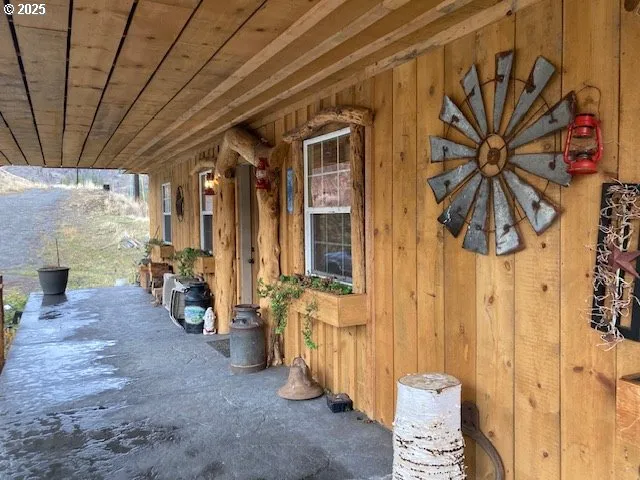 a view of a porch with patio