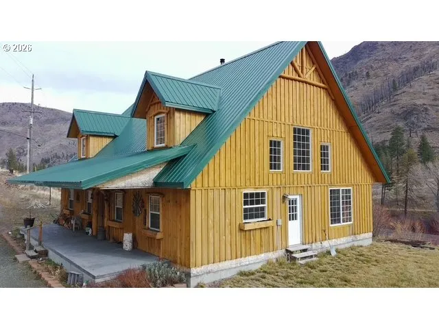 a backyard of a house