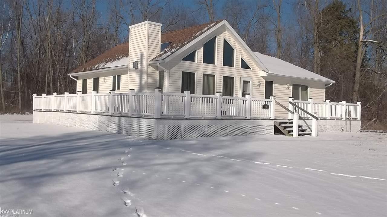7983 Lakeshore Road Fort Gratiot, MI 48059 - Photo 1 of 9