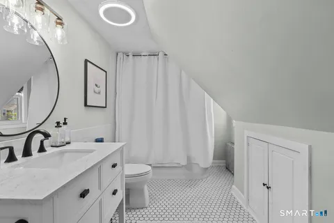 $1,100,000 | 24 Island Hill Avenue, Ridgefield, CT 06877