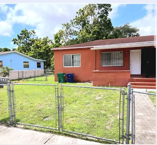 a house view with a outdoor space