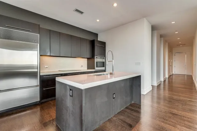 $5,300 | 2200 Victory Avenue, Unit 2007, Dallas, TX 75202