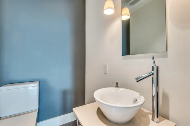 $5,300 | 2200 Victory Avenue, Unit 2007, Dallas, TX 75202