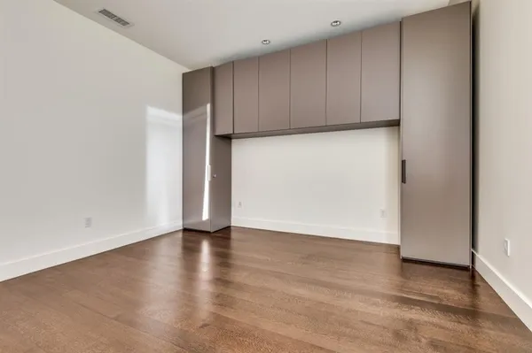 $5,300 | 2200 Victory Avenue, Unit 2007, Dallas, TX 75202