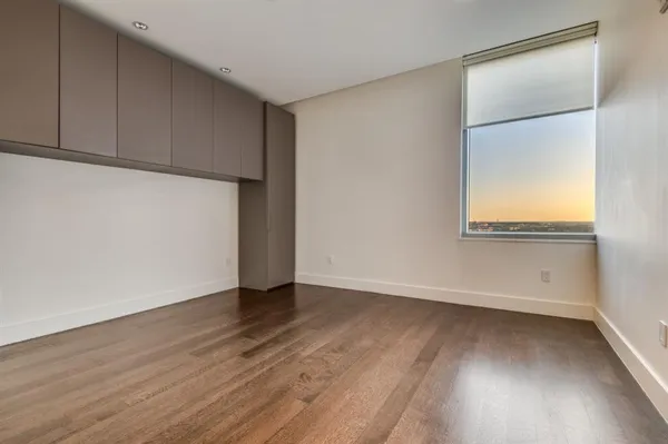 $5,300 | 2200 Victory Avenue, Unit 2007, Dallas, TX 75202