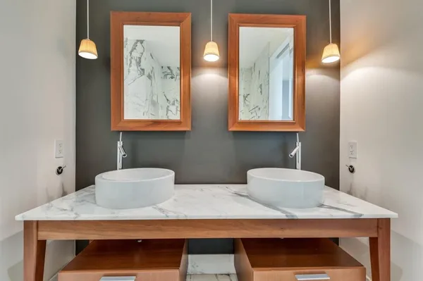 $5,300 | 2200 Victory Avenue, Unit 2007, Dallas, TX 75202