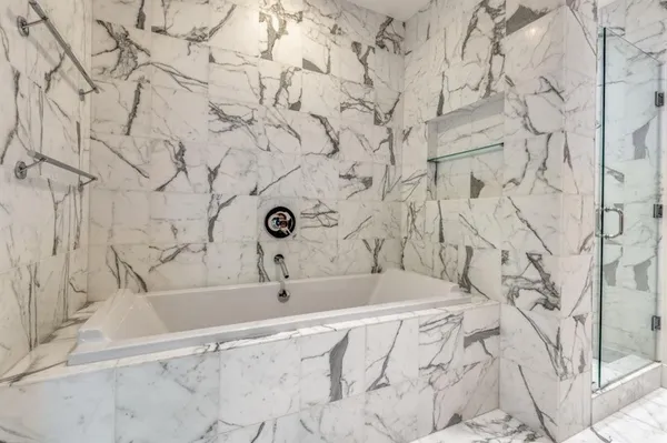 $5,300 | 2200 Victory Avenue, Unit 2007, Dallas, TX 75202