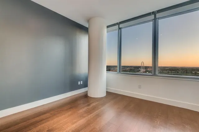 $5,300 | 2200 Victory Avenue, Unit 2007, Dallas, TX 75202