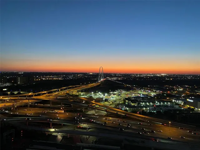 $5,300 | 2200 Victory Avenue, Unit 2007, Dallas, TX 75202