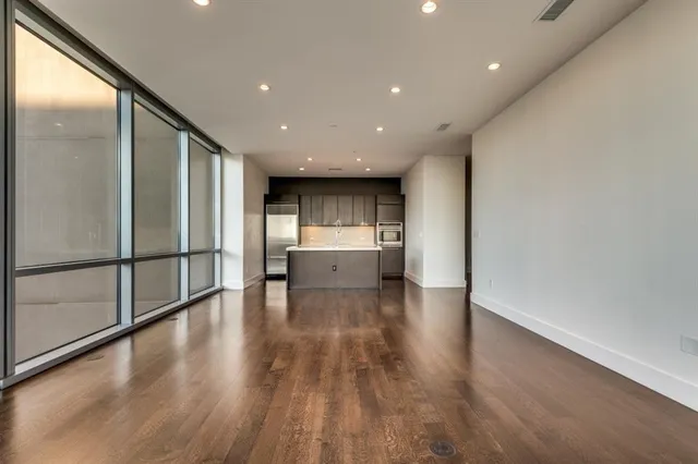 $5,300 | 2200 Victory Avenue, Unit 2007, Dallas, TX 75202