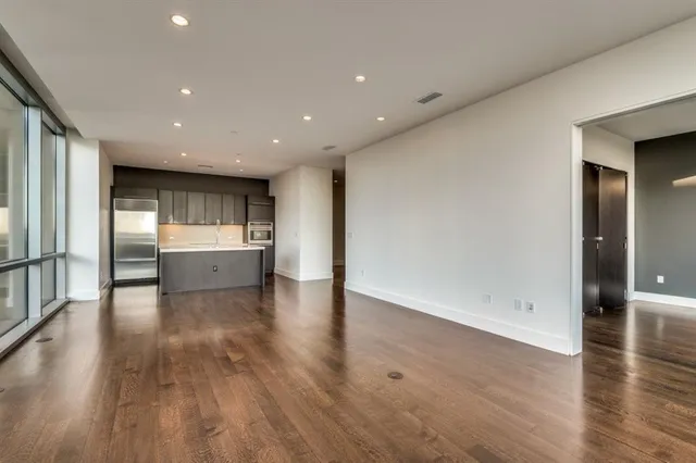 $5,300 | 2200 Victory Avenue, Unit 2007, Dallas, TX 75202