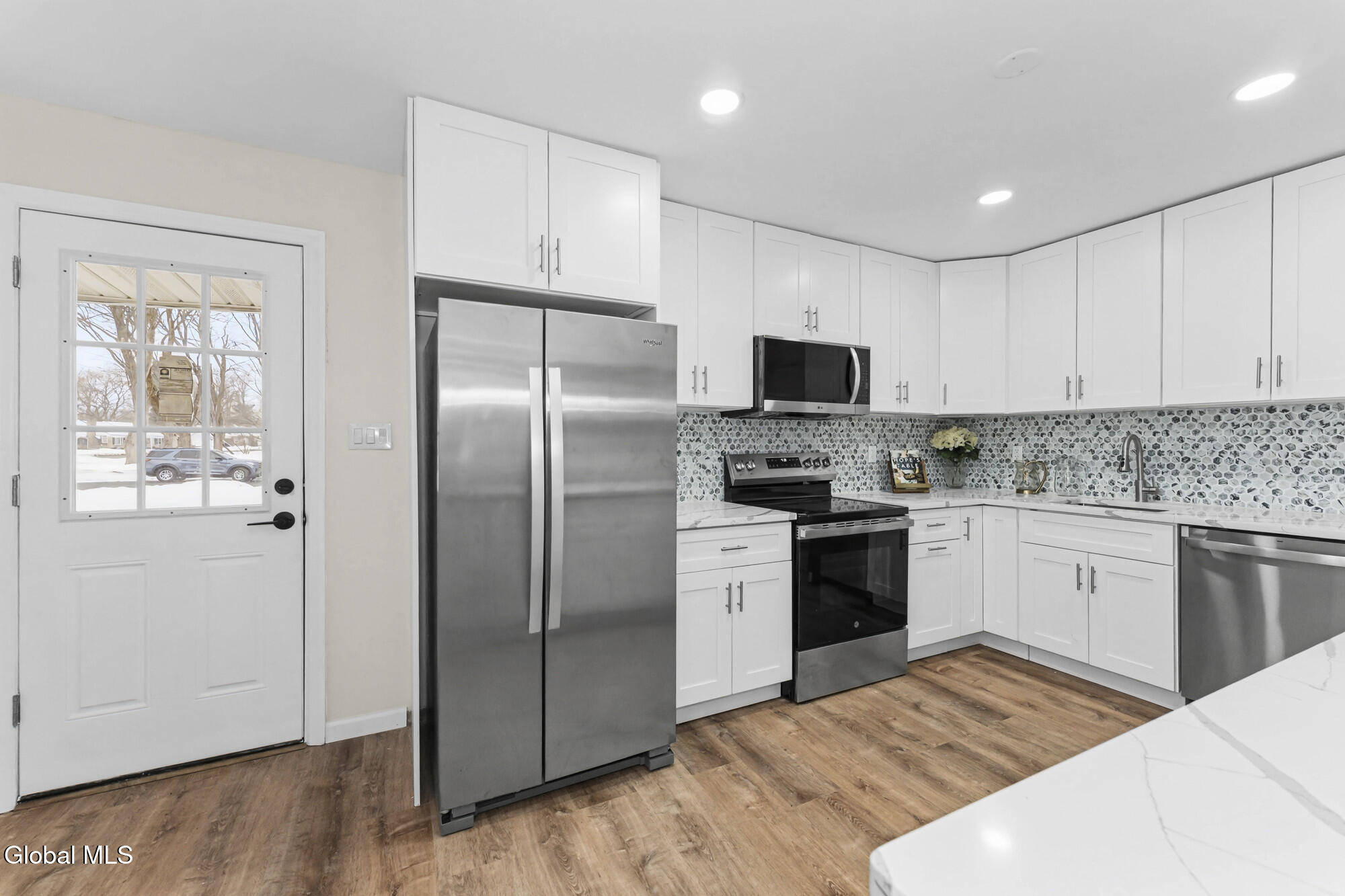 189 Sunnyside Road Schenectady, NY 12302 - Photo 14 of 33 3 Kitchen 3