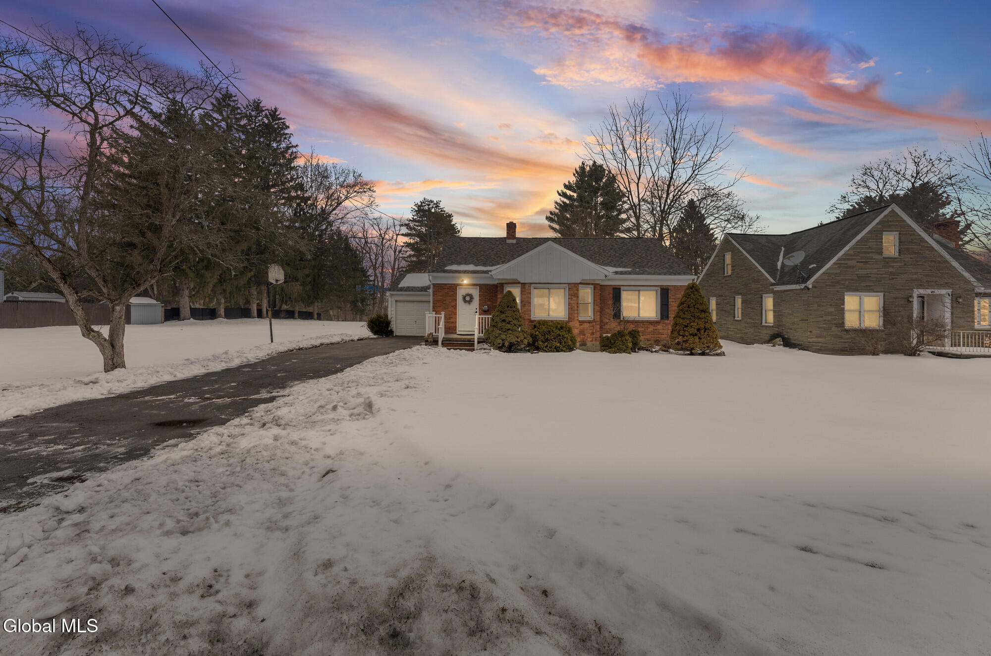 189 Sunnyside Road Schenectady, NY 12302 - Photo 2 of 33 0 Front 1 addon dtd