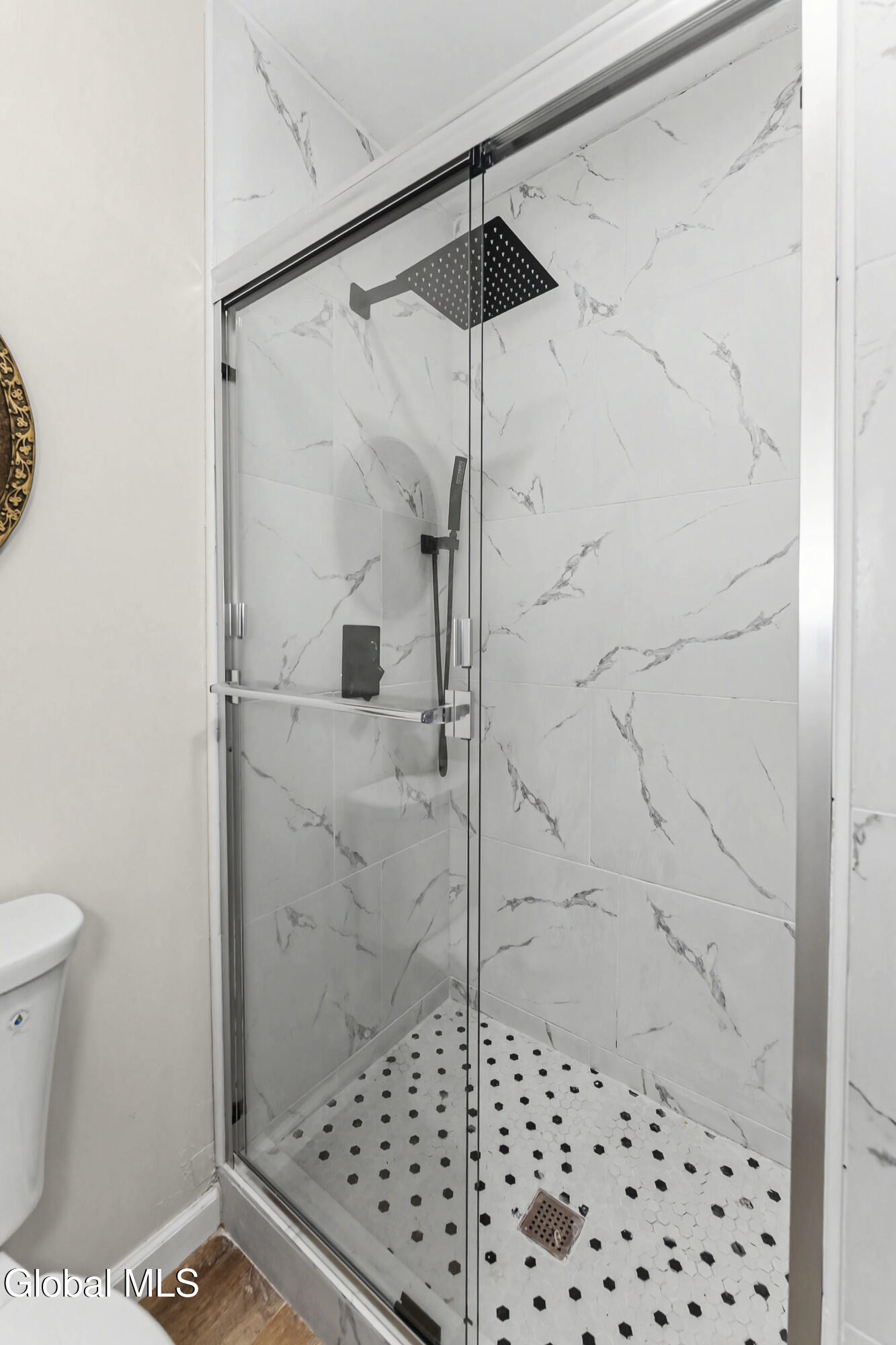 189 Sunnyside Road Schenectady, NY 12302 - Photo 26 of 33 6 Bathroom 2