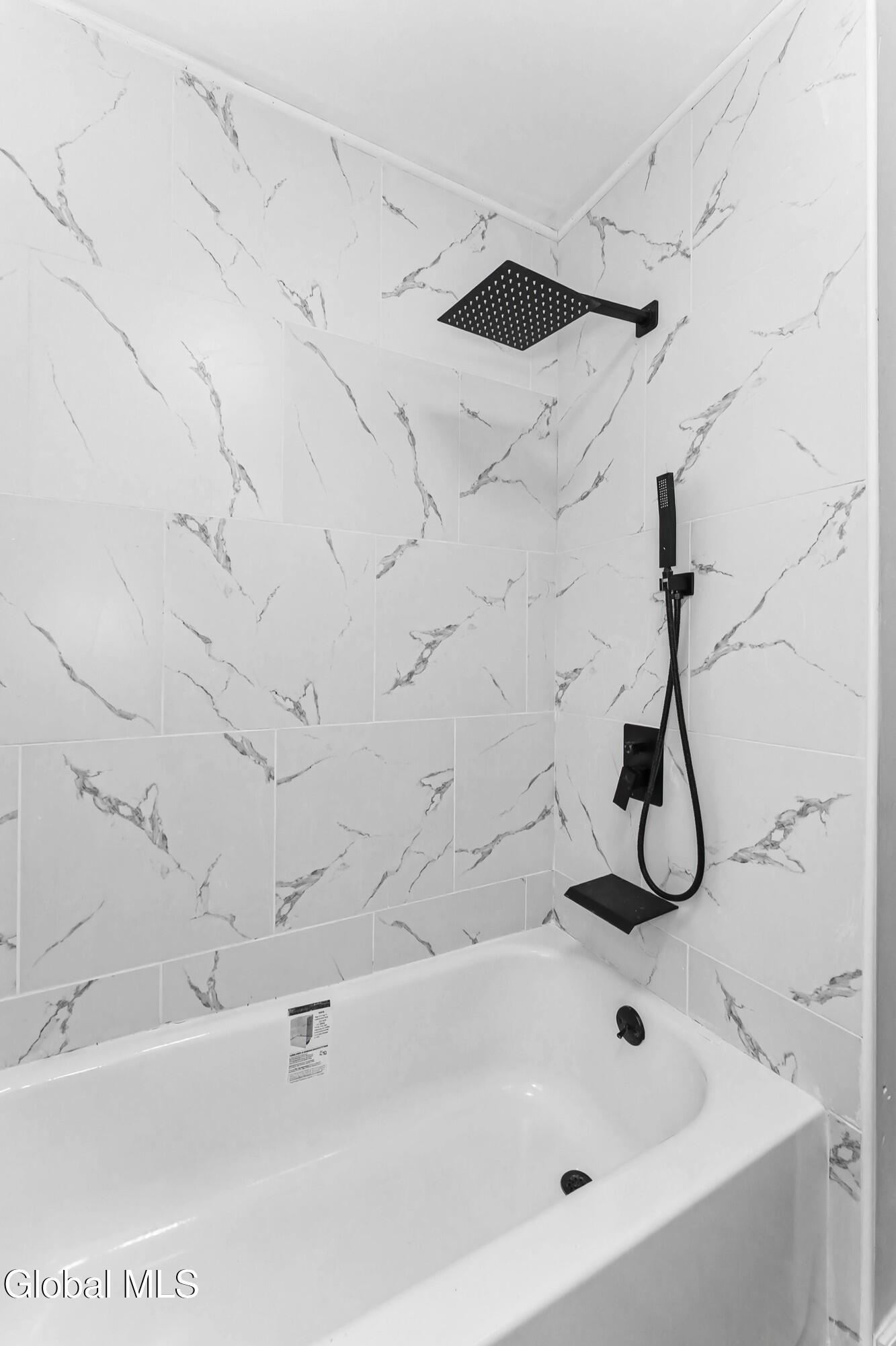 189 Sunnyside Road Schenectady, NY 12302 - Photo 28 of 33 6 Bathroom 4