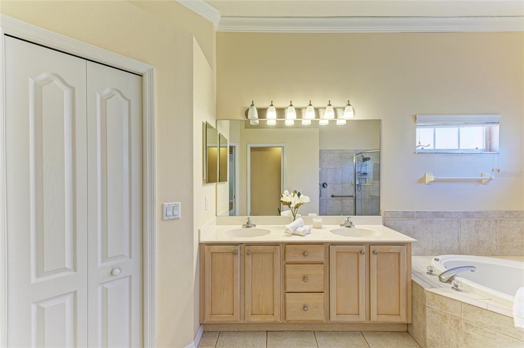 1036 Oak Meadow Lane Osprey, FL 34229 - Photo 33 of 71