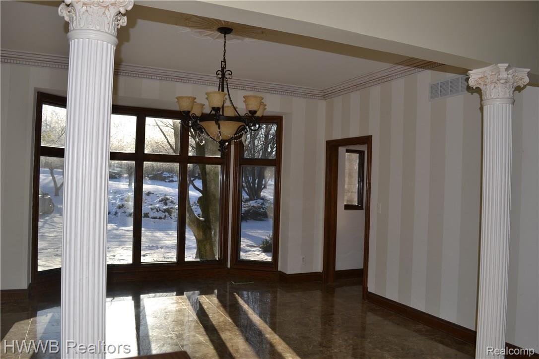 330 Camelot Way Rochester, MI 48306 - Photo 14 of 50 So Much Natural Light in Dining Room