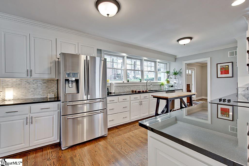 209 Sweetbriar Road Greenville, SC 29615 - Photo 11 of 36 Gallery Image 11