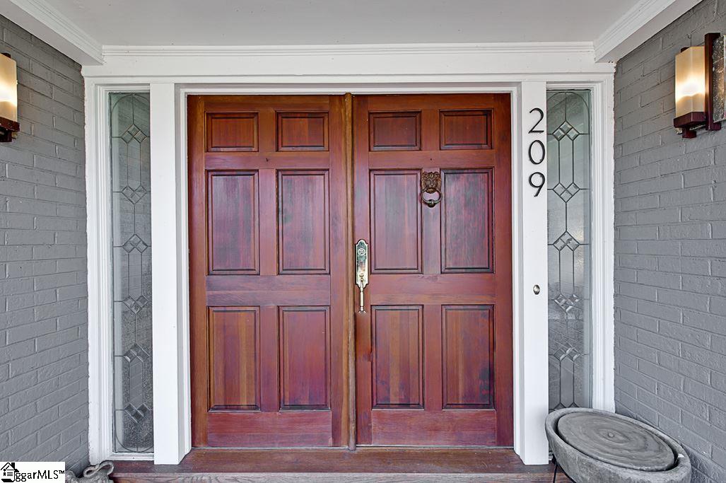 209 Sweetbriar Road Greenville, SC 29615 - Photo 3 of 36 Gallery Image 3