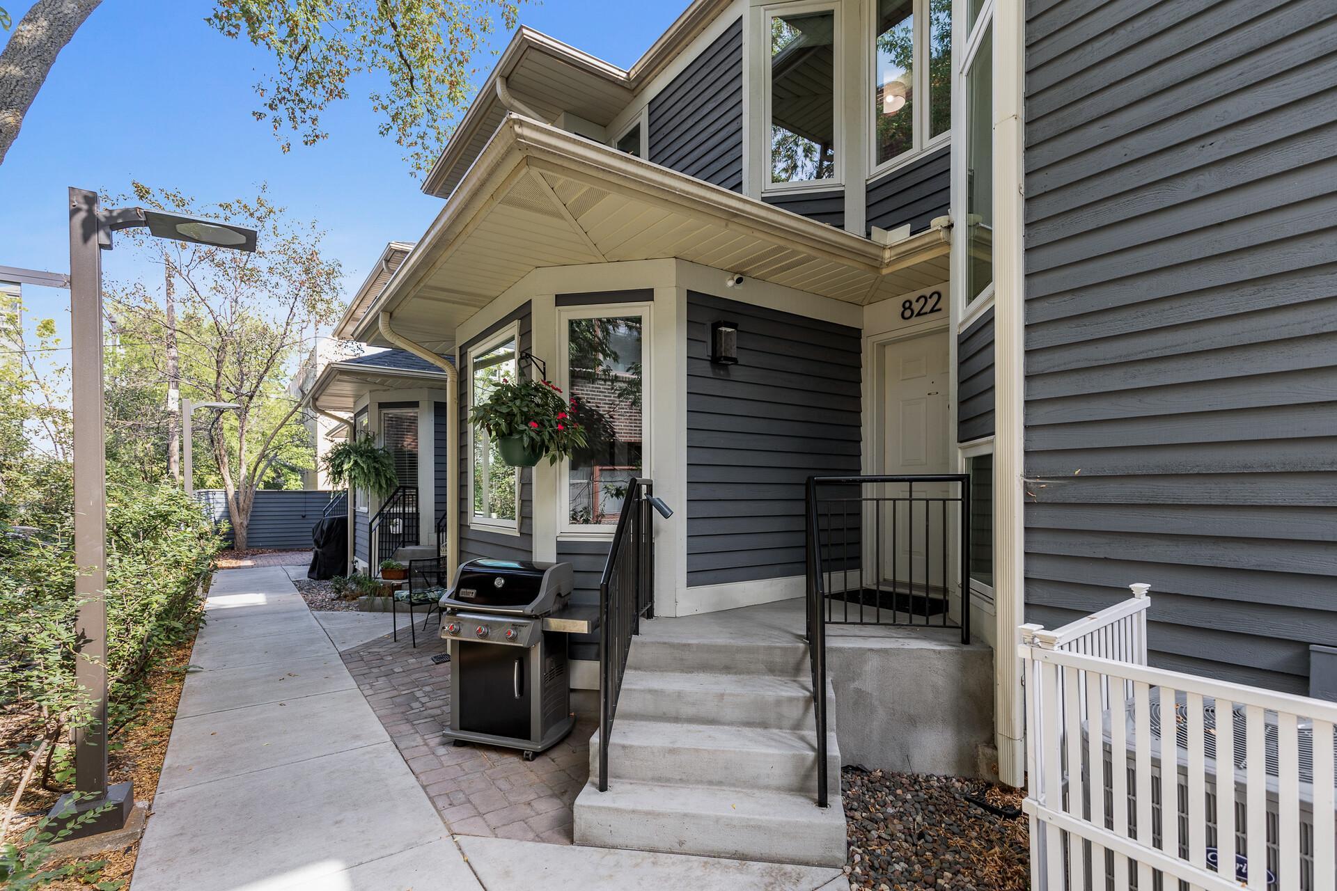 822 Summit Avenue Minneapolis, MN 55403 - Photo 1 of 1