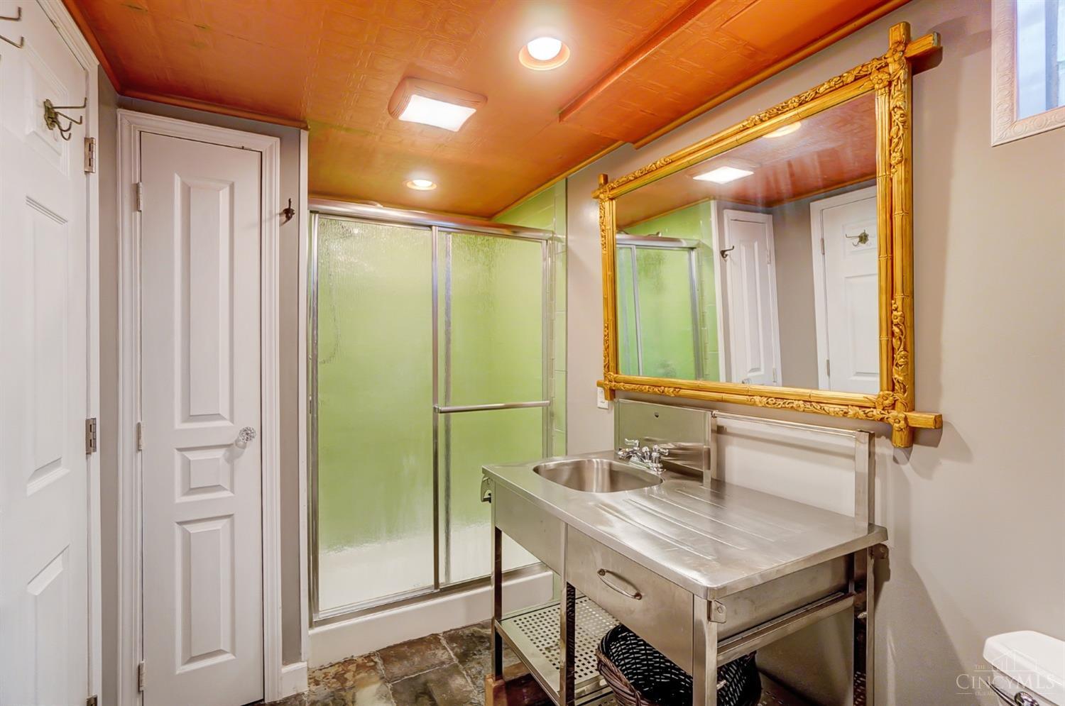 6239 Taylor Road Cincinnati, OH 45248 - Photo 23 of 30