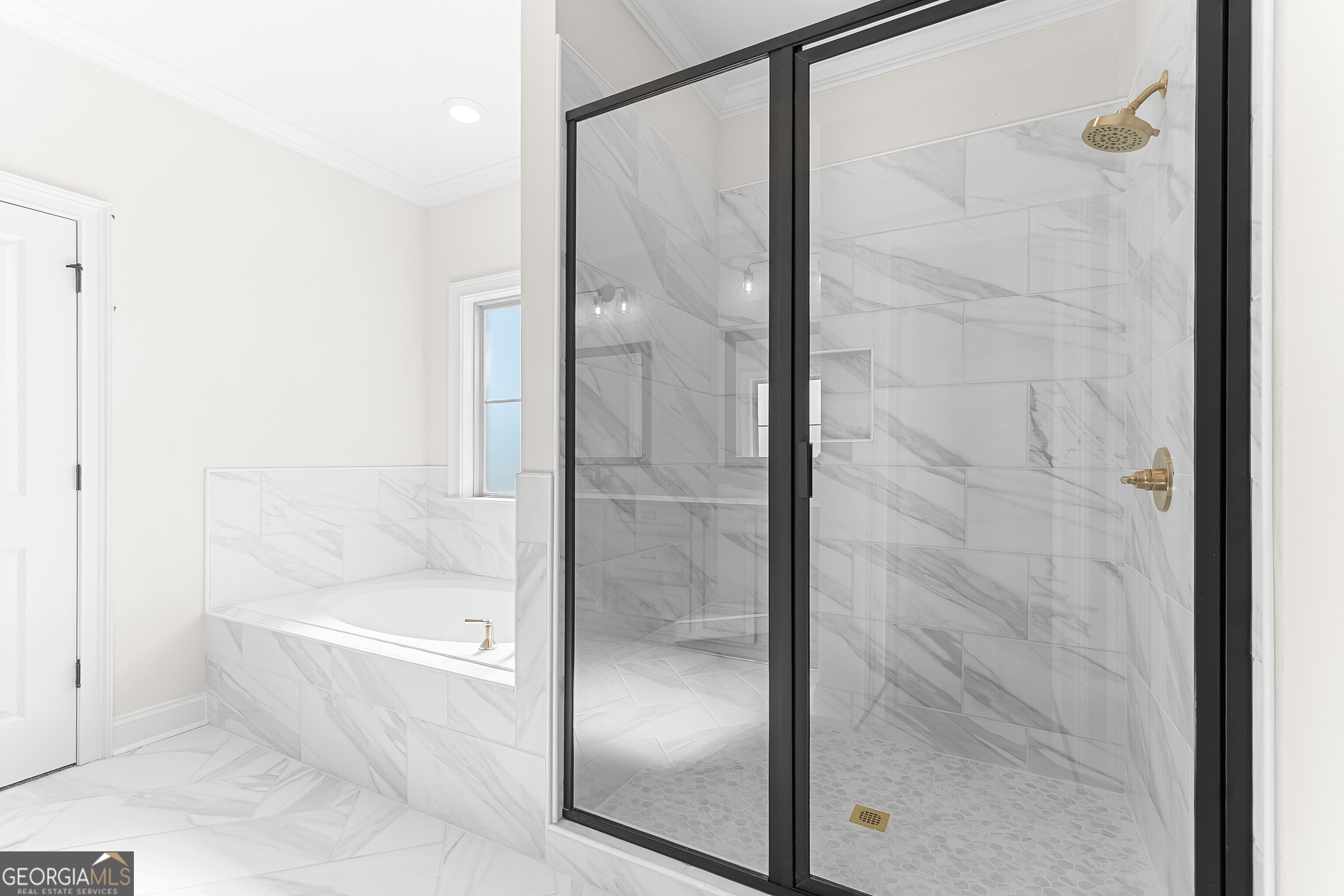 206 Farrell Way Perry, GA 31069 - Photo 8 of 15 a bathroom with a bathtub and a shower