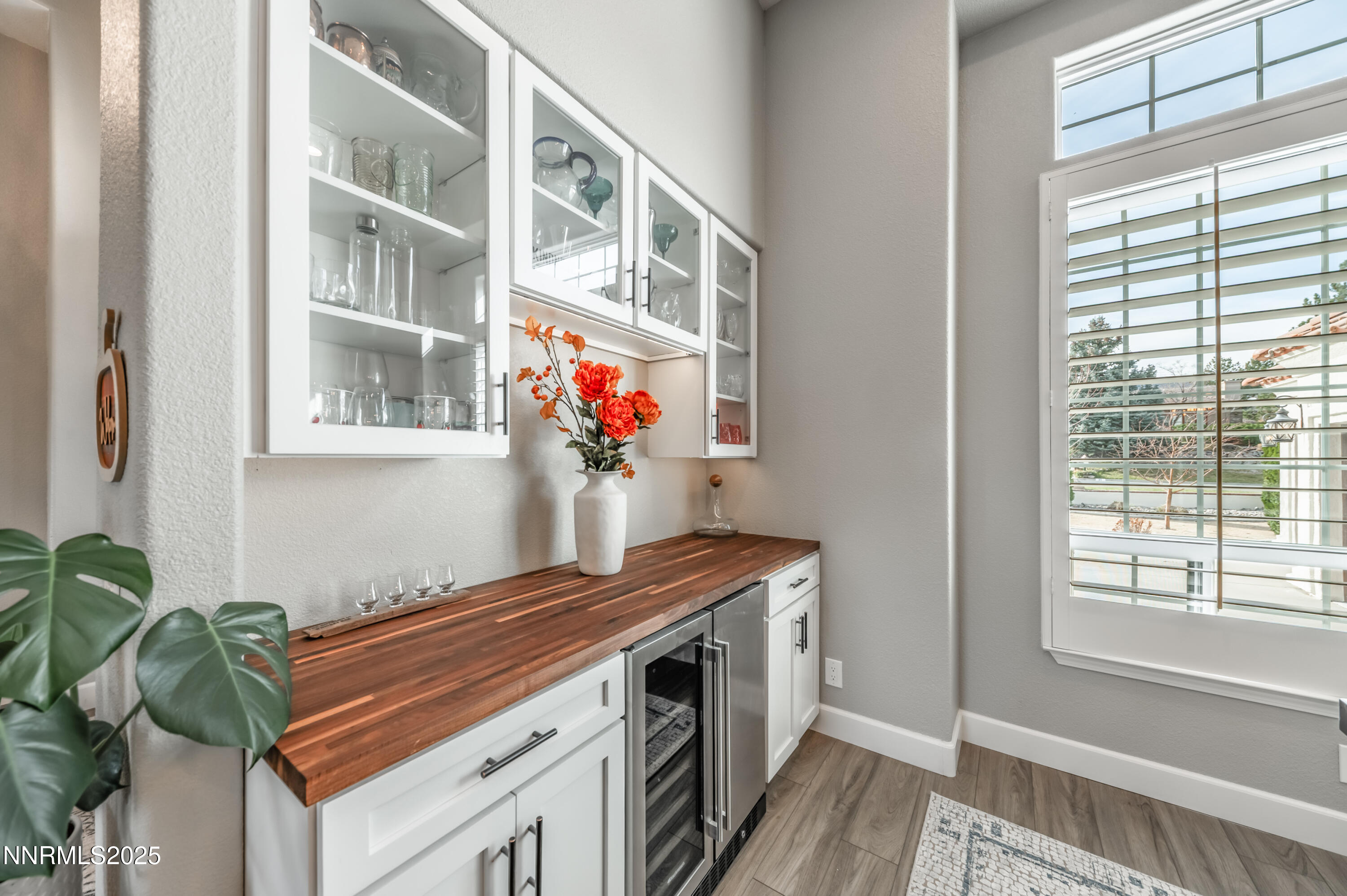 30 Calla Lily Court Reno, NV 89511 - Photo 14 of 34 a hallway with a stove and a window
