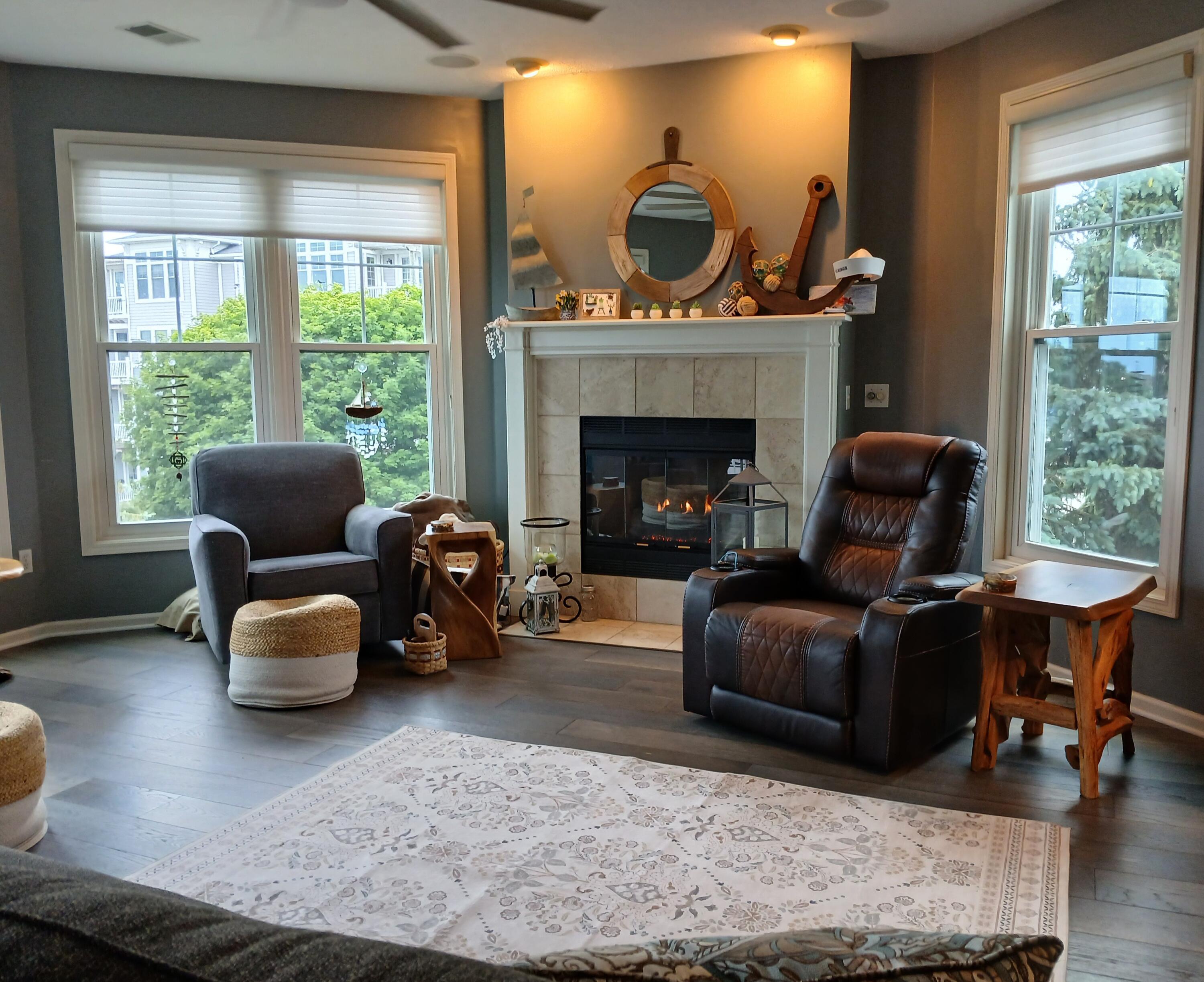 300 South Rath Avenue, Unit 5 Ludington, MI 49431 - Photo 8 of 28 Living Room