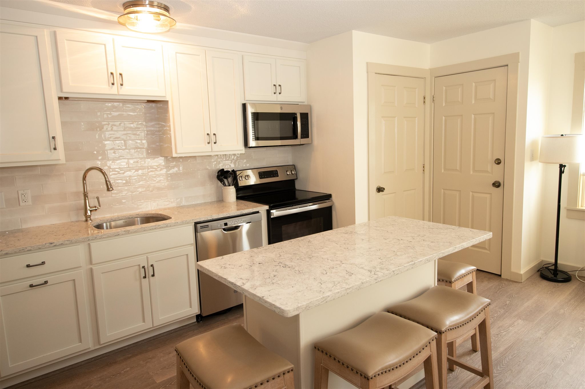 30 Pond Street, Unit 11 Ludlow, VT 05149 - Photo 4 of 27