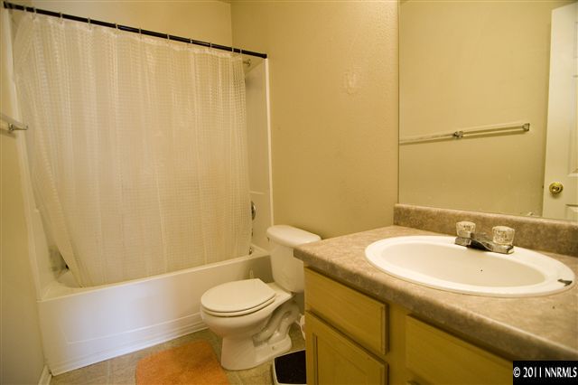 200 Talus Way, Unit 521 Reno, NV 89503 - Photo 5 of 9 Photo 5