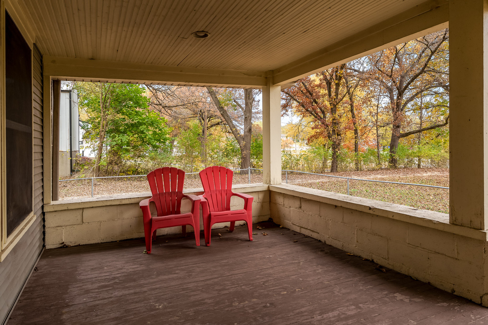 708 South Bluff Road South Beloit, IL 61080 - Photo 8 of 32 a room with wooden floor and furniture