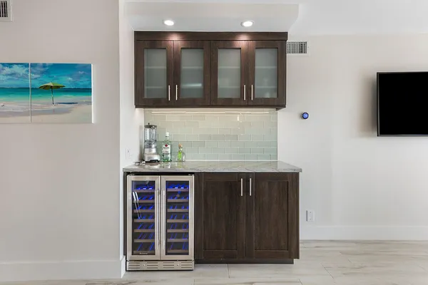 $6,250 | 1160 Hillsboro Mile, Unit 305, Hillsboro Beach, FL 33062