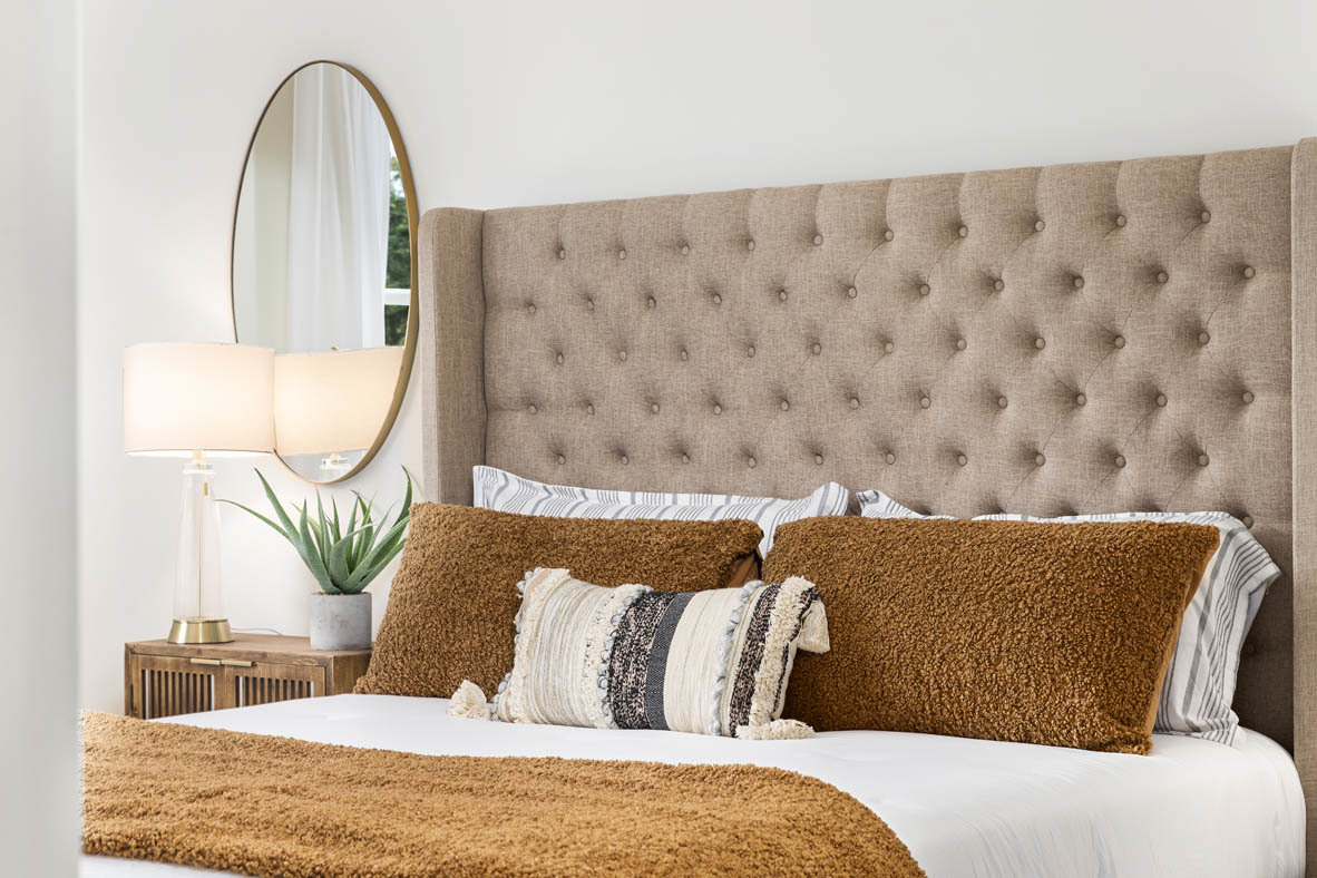 6412 Stony Brook Lane Wonder Lake, IL 60097 - Photo 19 of 36 a close view of a couch in kitchen