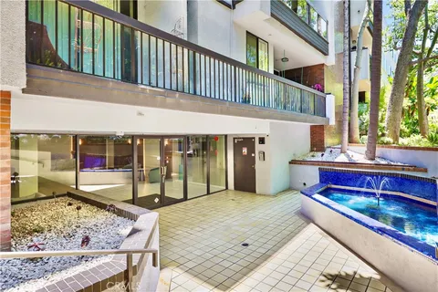 $1,299,000 | 324 North Palm Drive, Unit 407, Beverly Hills, CA 90210