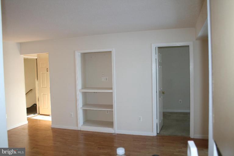 107 Fort Evans Road Southeast, Unit D Leesburg, VA 20175 - Photo 9 of 9 Living Room #2