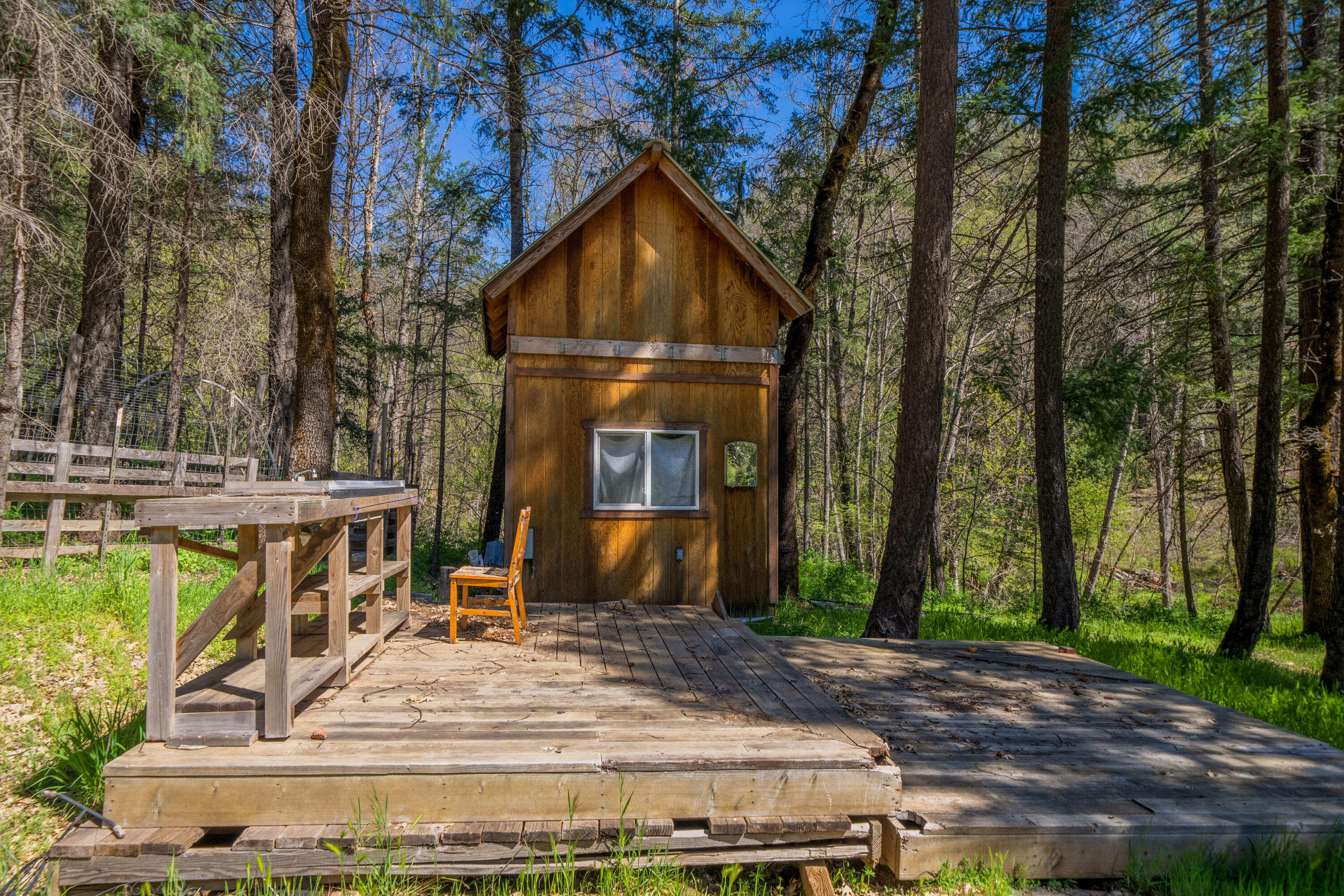 8916 Reading Creek Road Douglas City, CA 96024 - Photo 33 of 48 a view of a house with brick walls